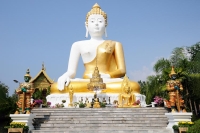 wat-phra-that-doi-kham-l.jpg - Doi Suthep, Winter Palace, Wat Umong and Wat Phra That Doi Kham Private tour | https://sabaigobangkok.com