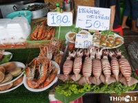 amphawa-floating-market_04.jpg - Amphawa Floating Market Tour with Maeklong Railway Market | https://sabaigobangkok.com